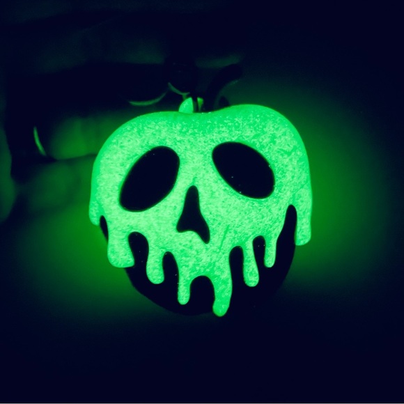 🍎✨ Bath & Body Works Villains – Evil Queen PocketBac + Poison Apple Holder ✨🖤 - Picture 5 of 7